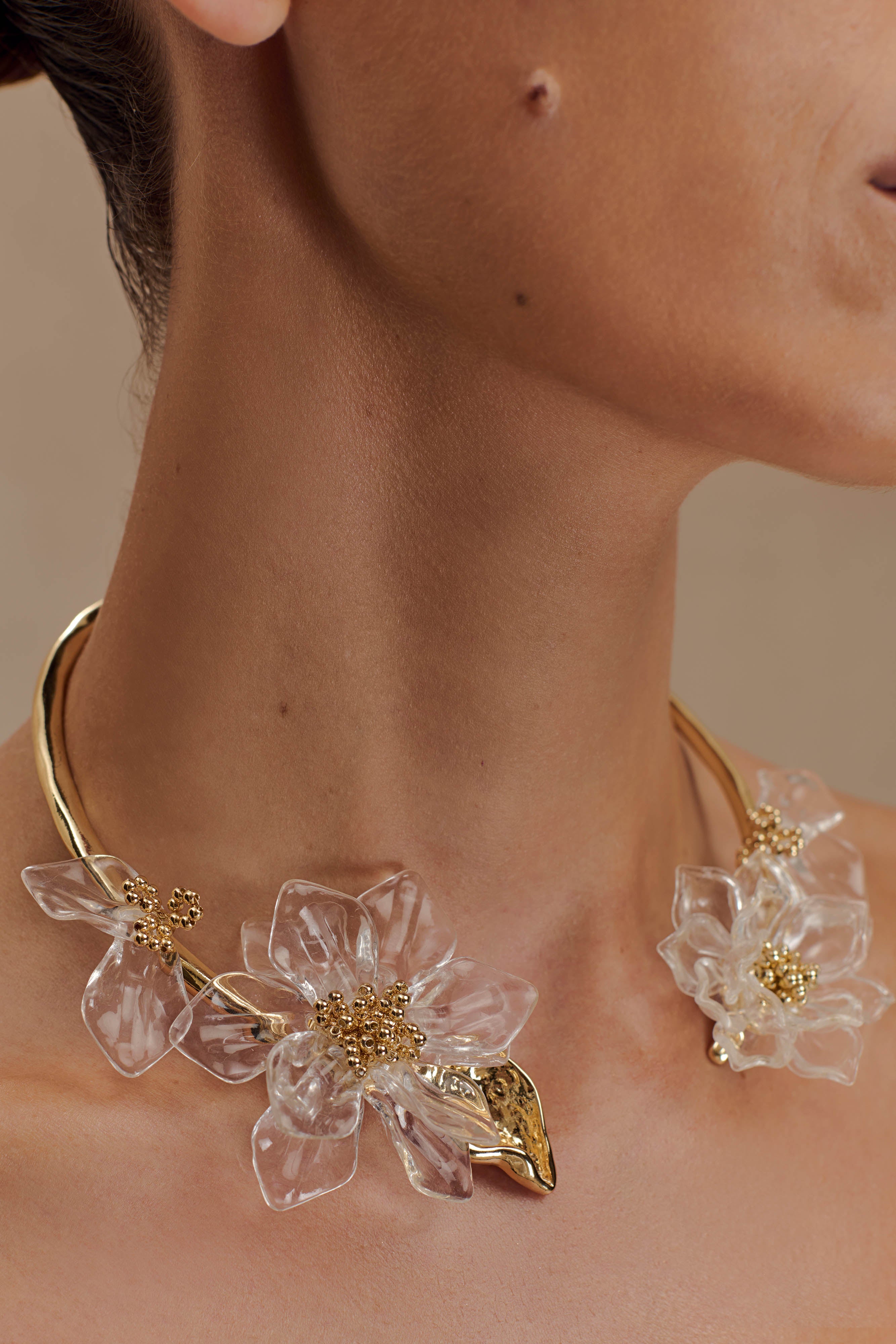 Gold Acrylic Flower Choker Necklace for Women | Naomi