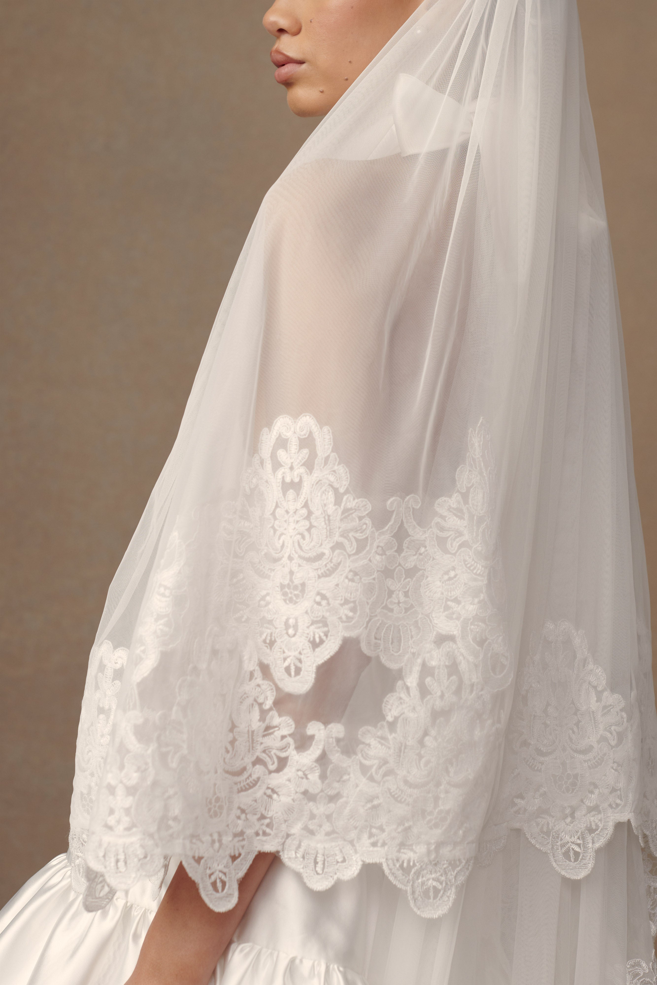 White Lace Trim Bridal Veil with Comb Attachment | Paulette