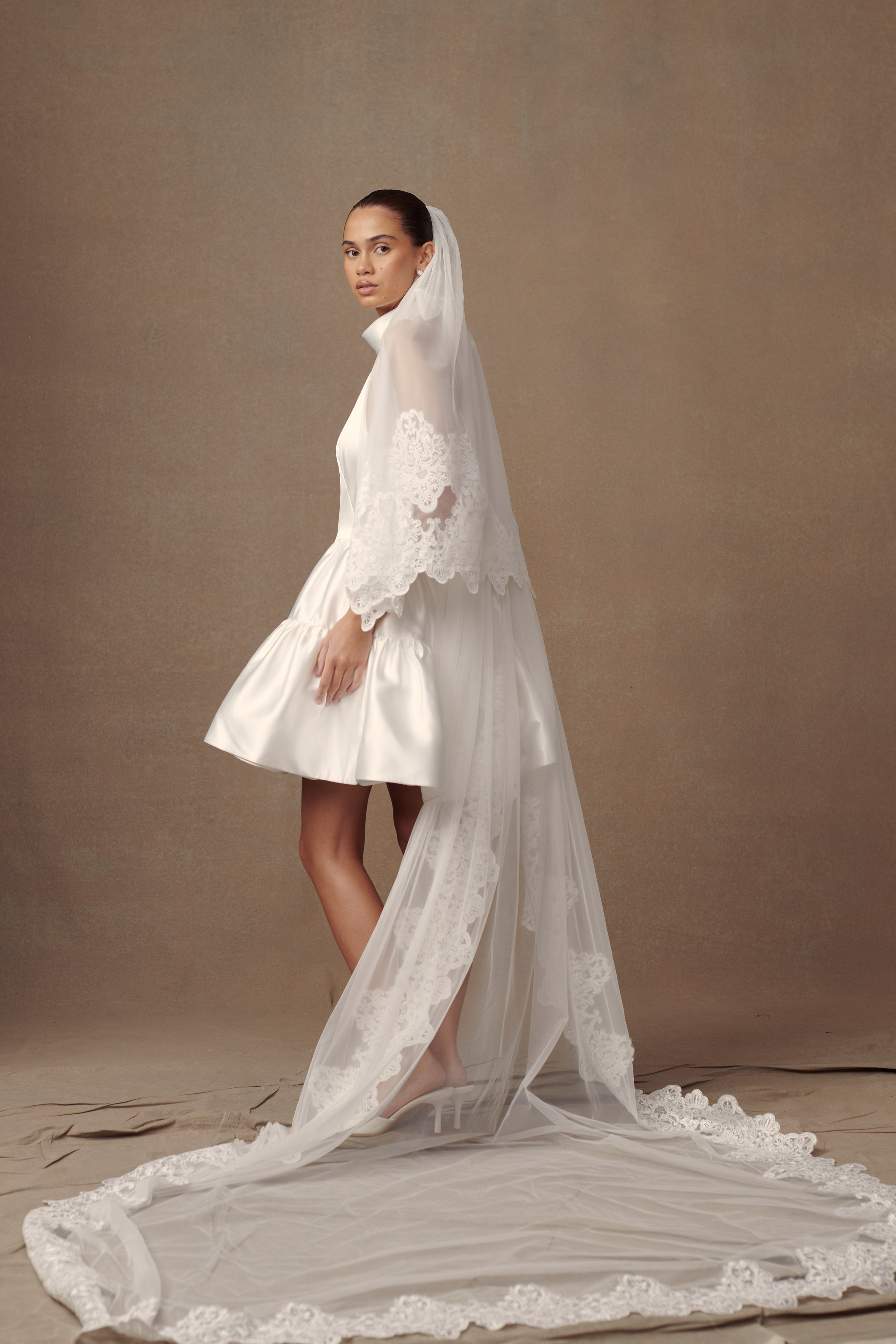 White Lace Trim Bridal Veil with Comb Attachment | Paulette
