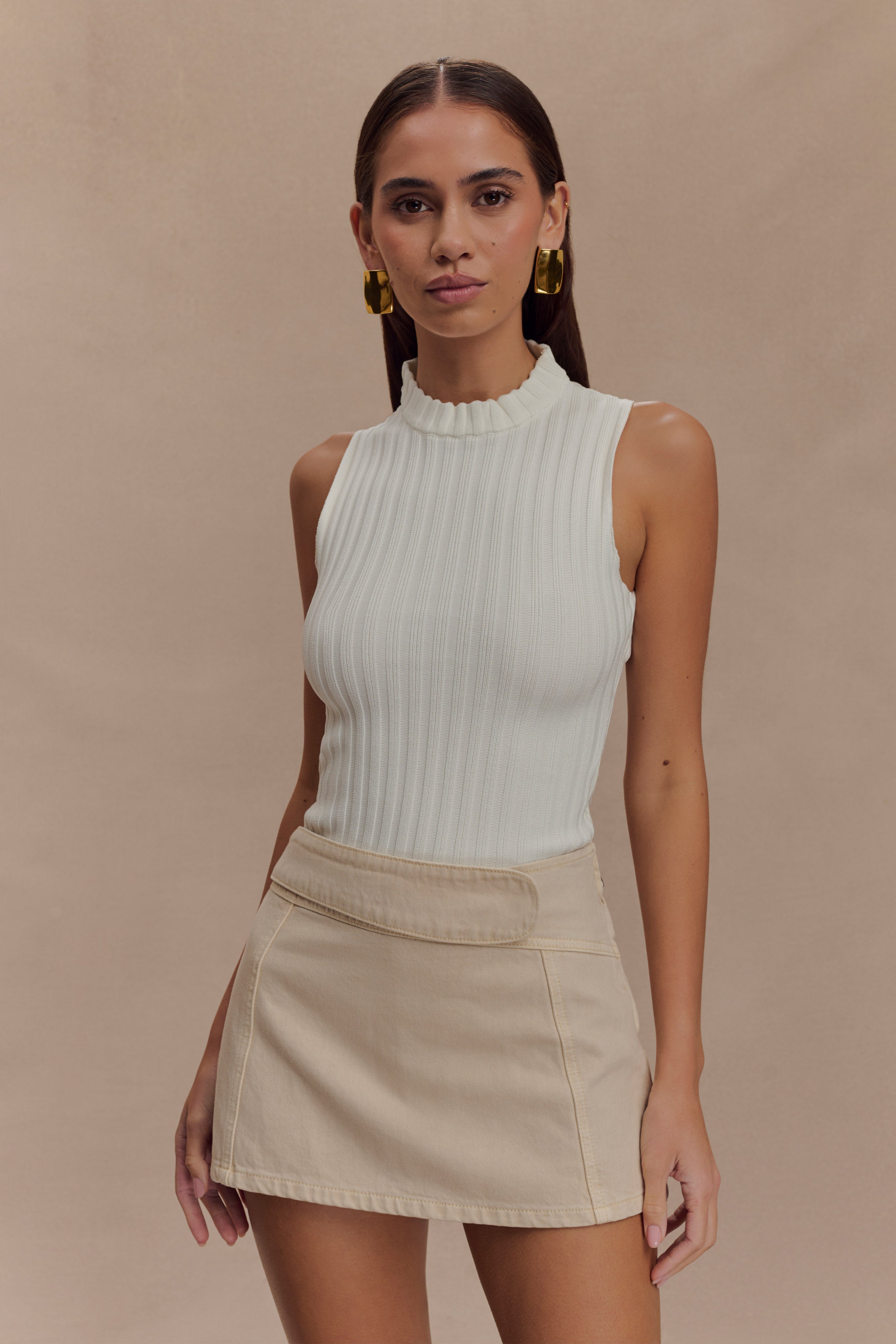 Sleeveless Turtle Neck Knit Top with Open Back | Oona Ivory