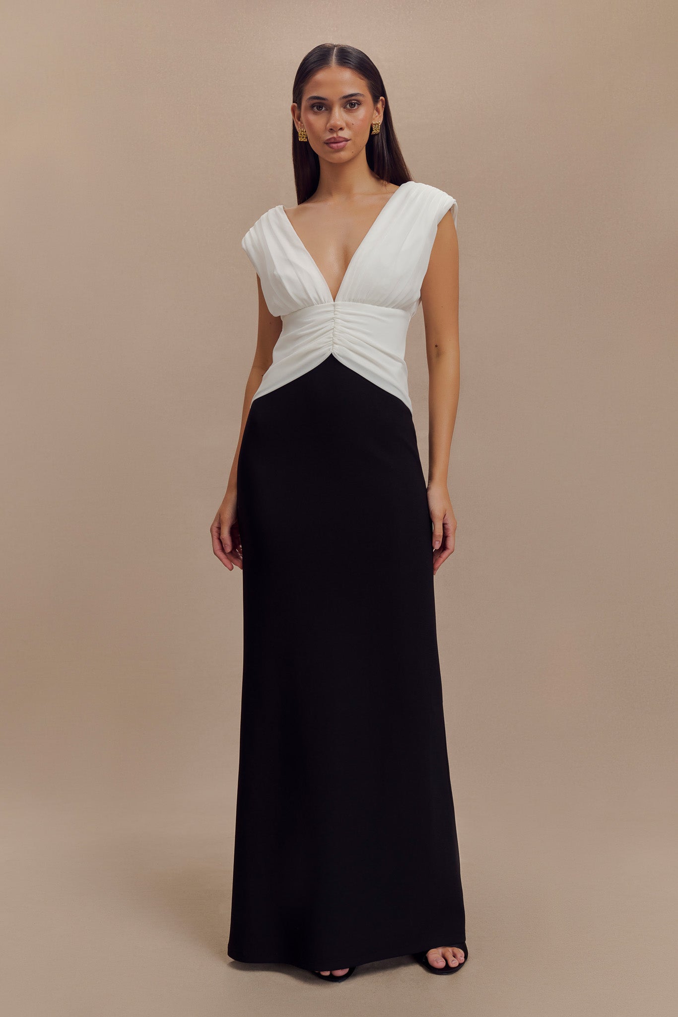 Elegant Black Contrast Maxi Dress with V Neckline | Monique