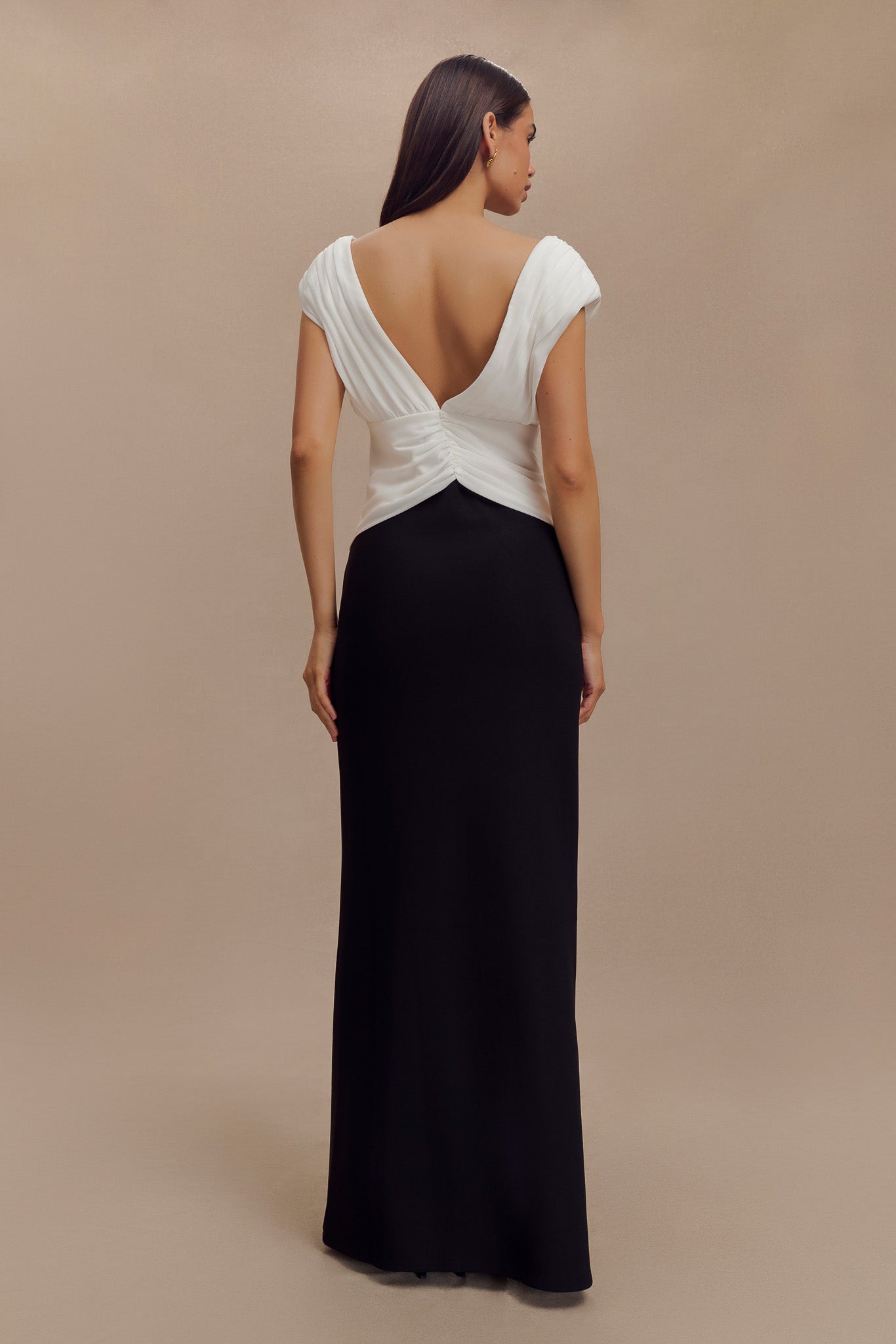 Elegant Black Contrast Maxi Dress with V Neckline | Monique