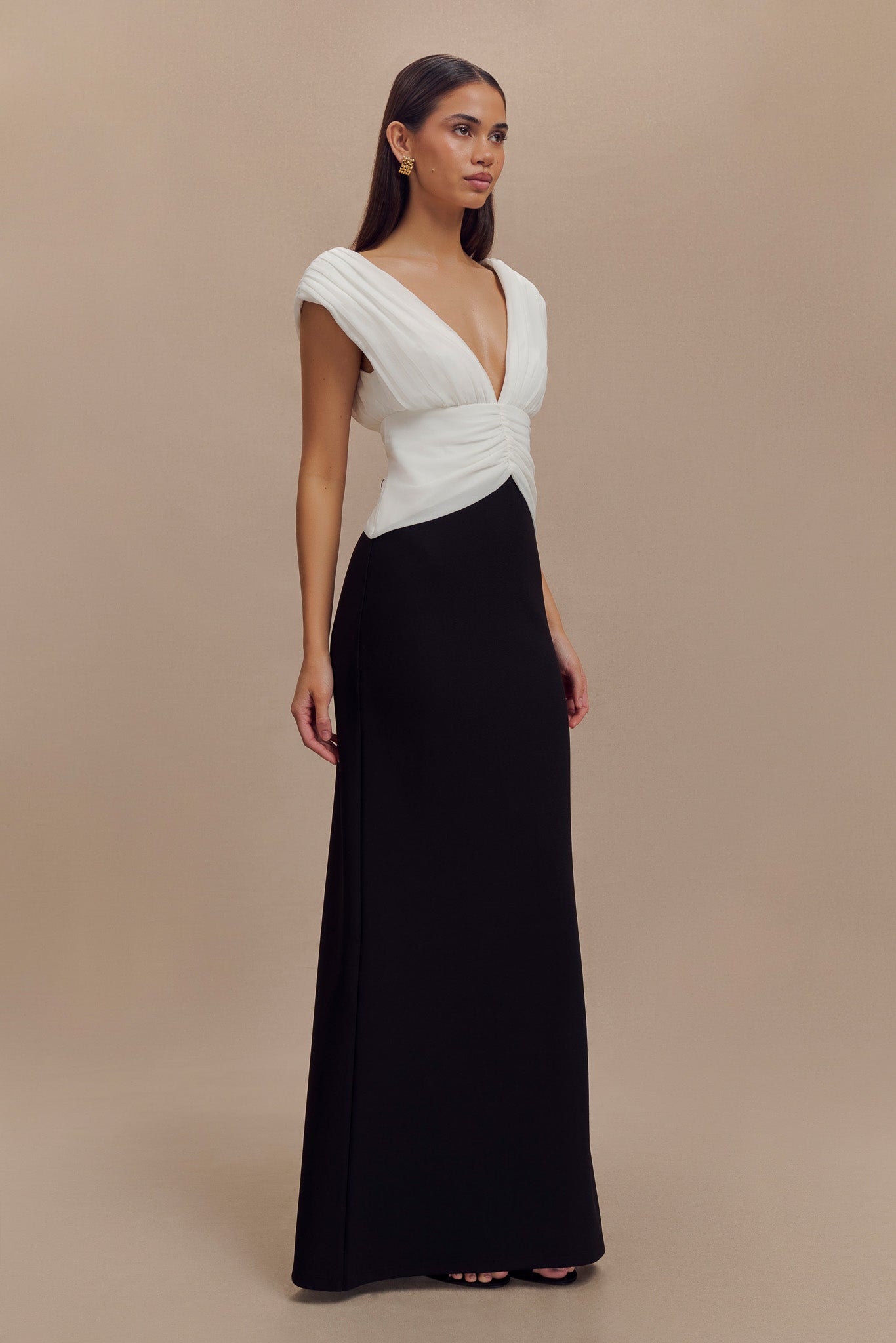 Elegant Black Contrast Maxi Dress with V Neckline | Monique