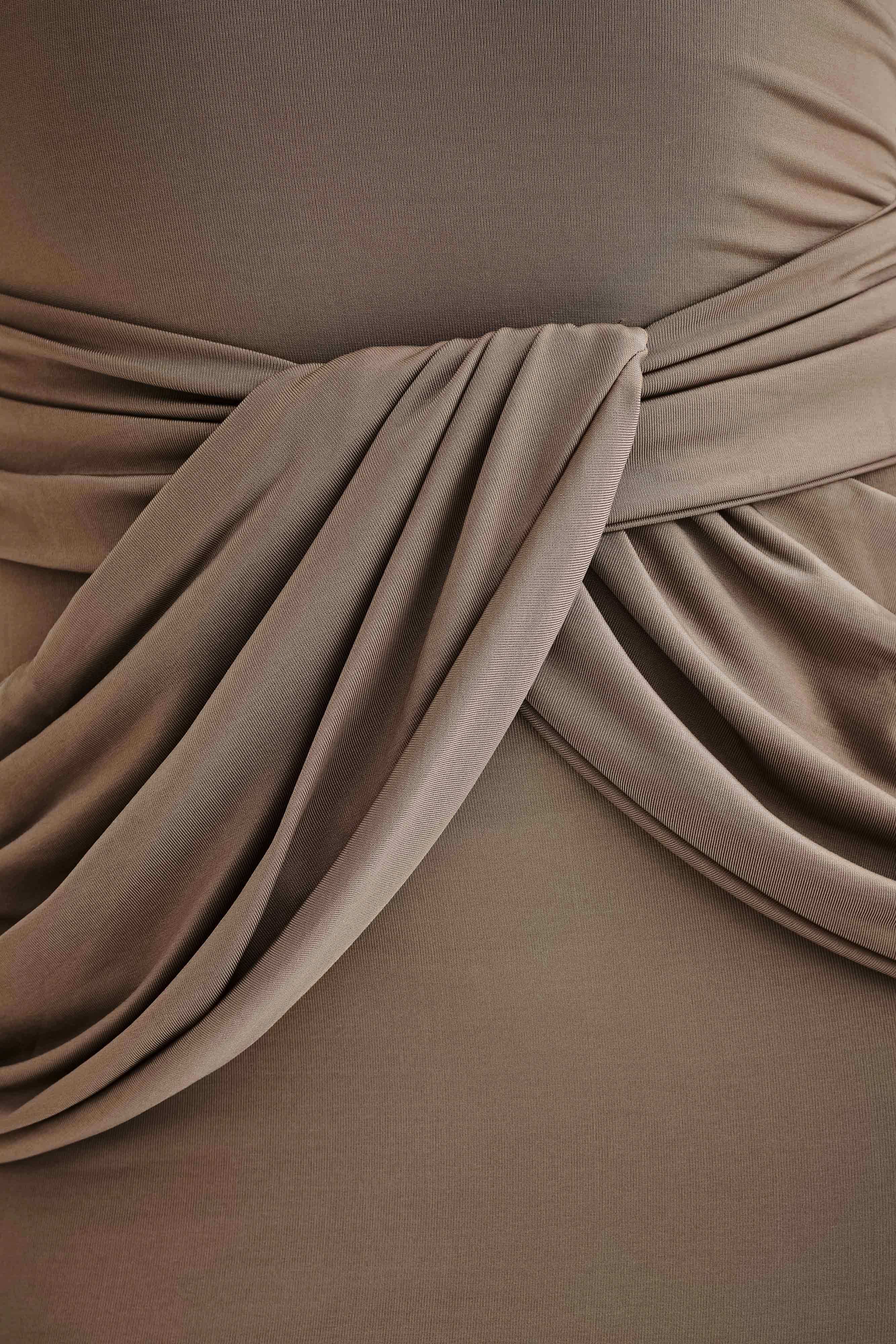 Elegant Long Sleeve Slinky Maxi Dress for Formal Events | Halcyon