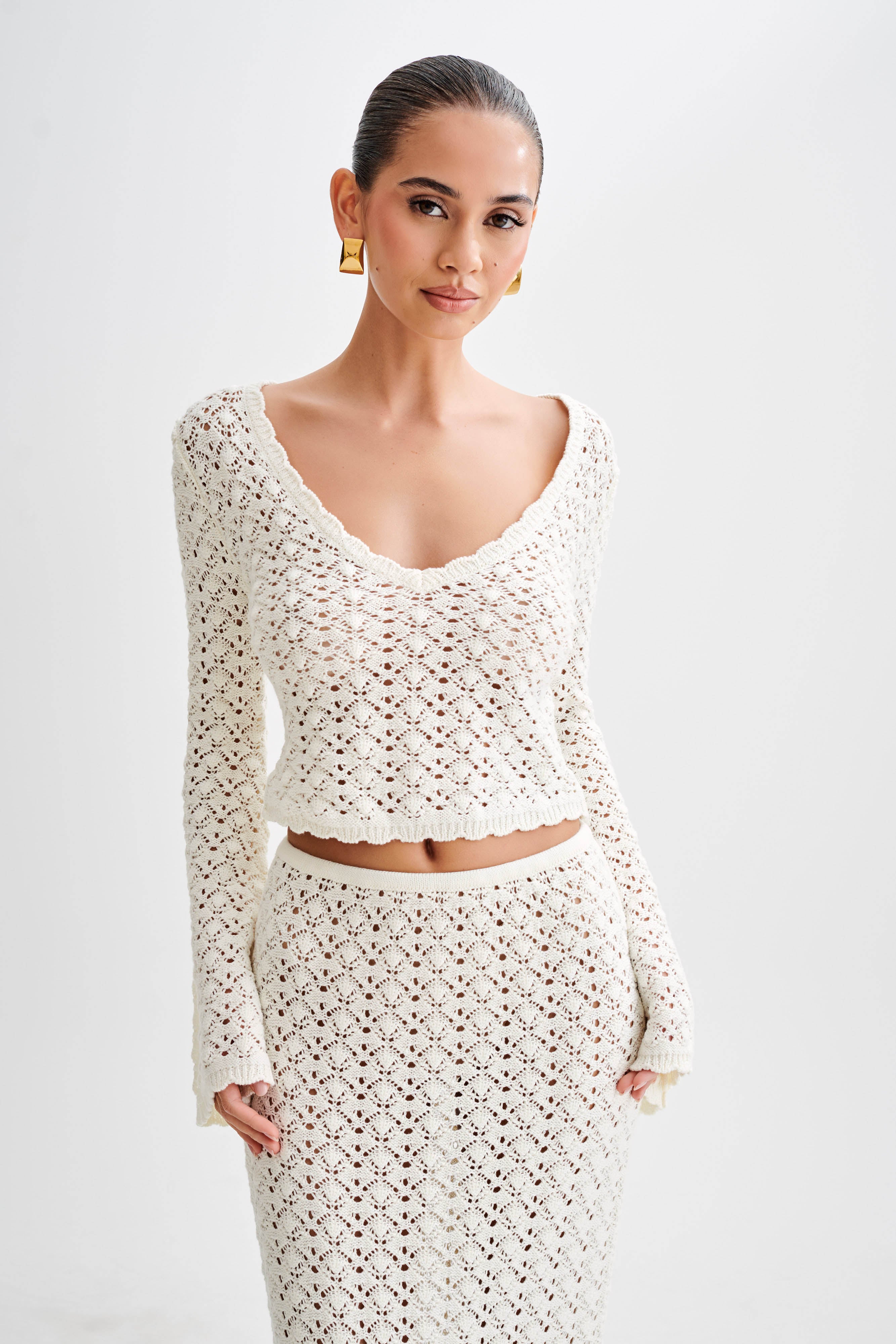 Scalloped Long Sleeve Knit Top with V Neckline | Anais Ivory