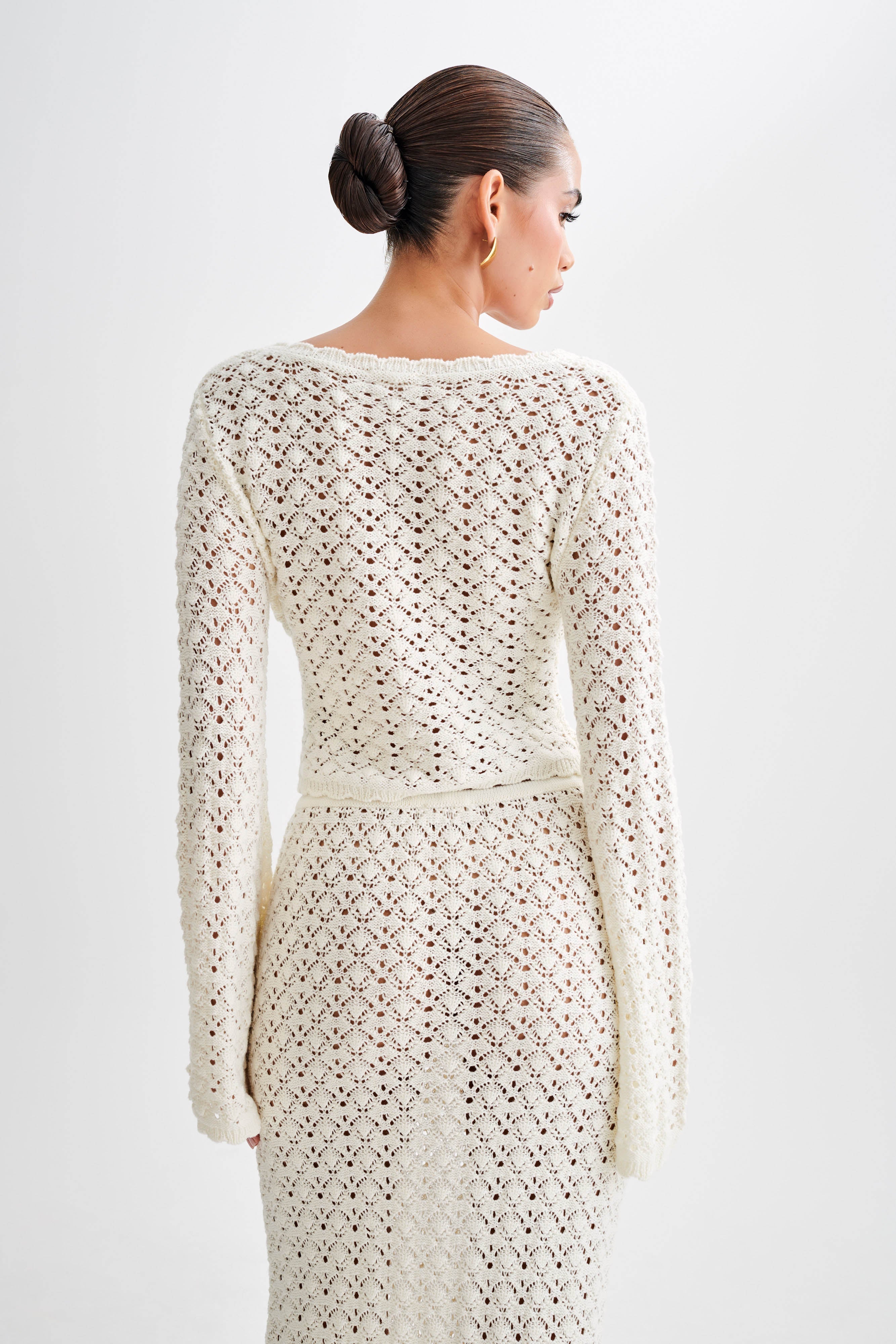Scalloped Long Sleeve Knit Top with V Neckline | Anais Ivory
