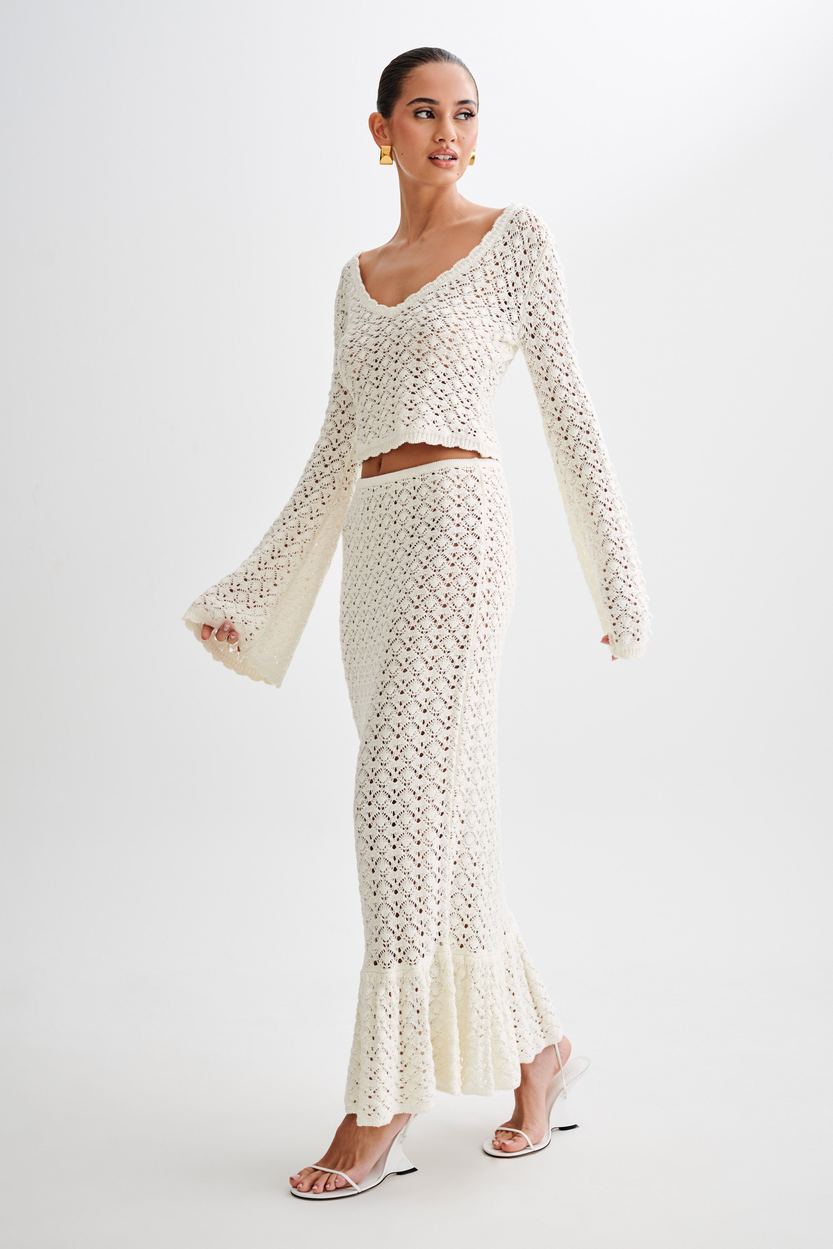 Scalloped Long Sleeve Knit Top with V Neckline | Anais Ivory