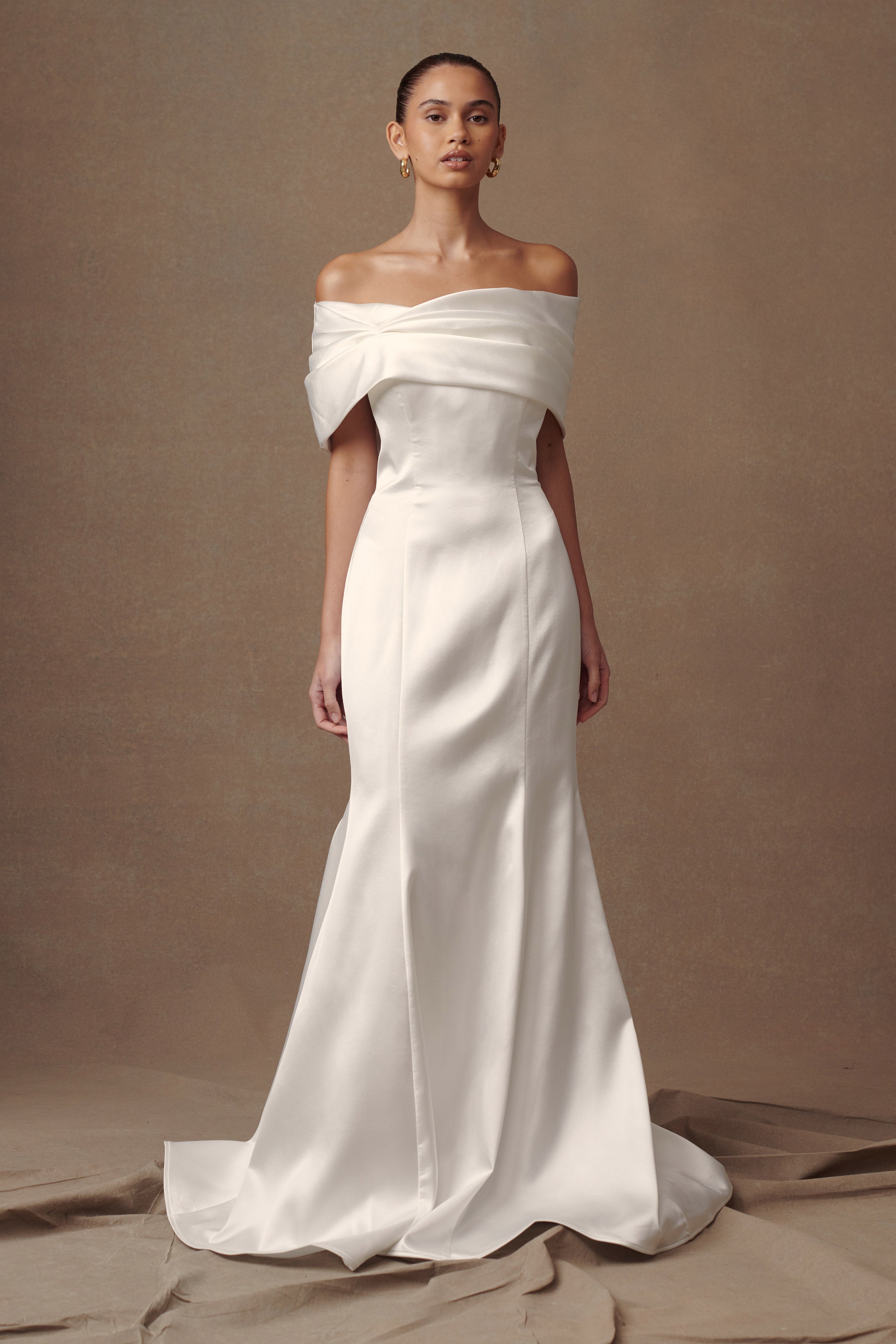 Off-Shoulder Satin Wedding Gown with Fishtail Silhouette | Saosire