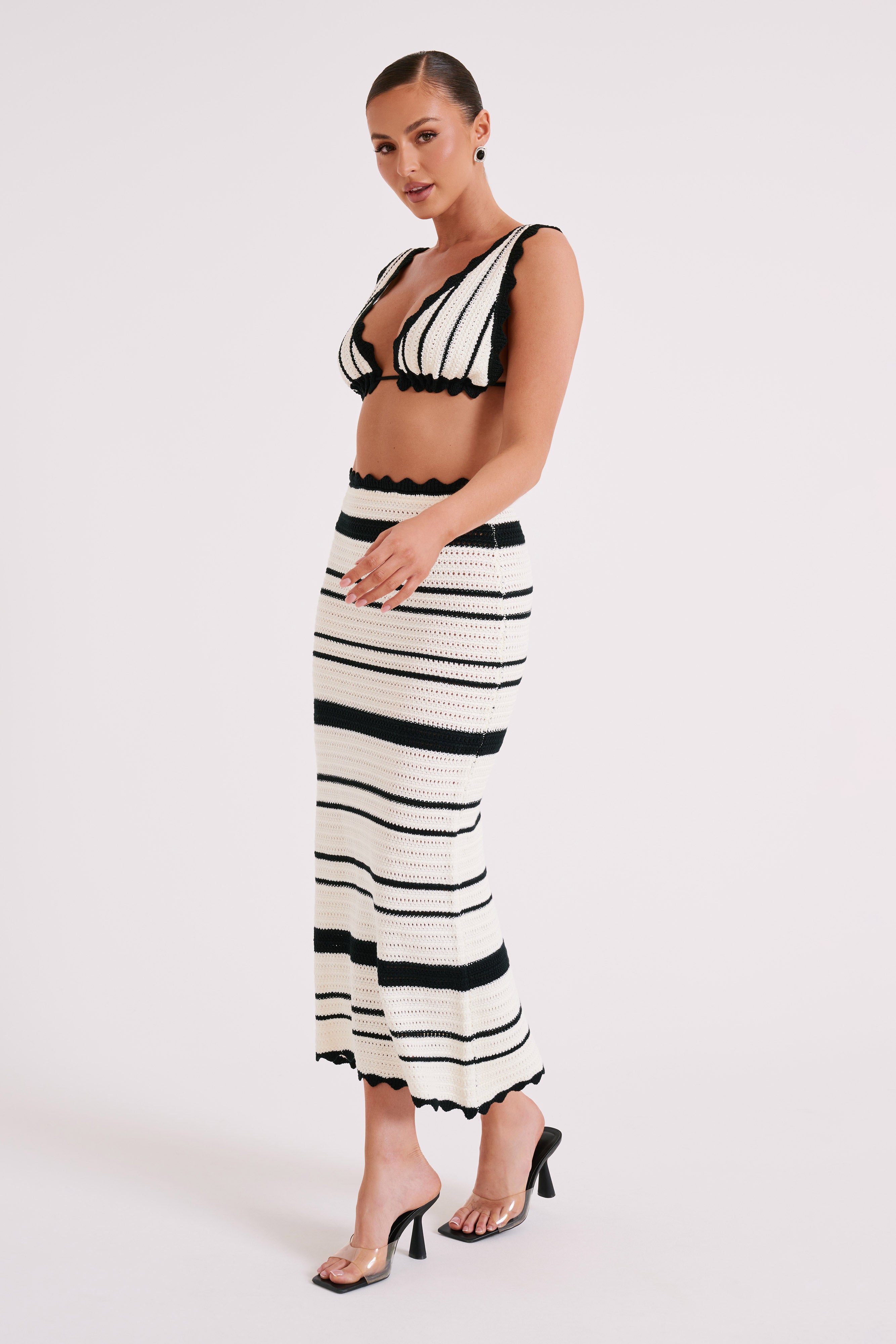 Contrast Crochet Bralette with Adjustable Straps & V Neckline | Jadia