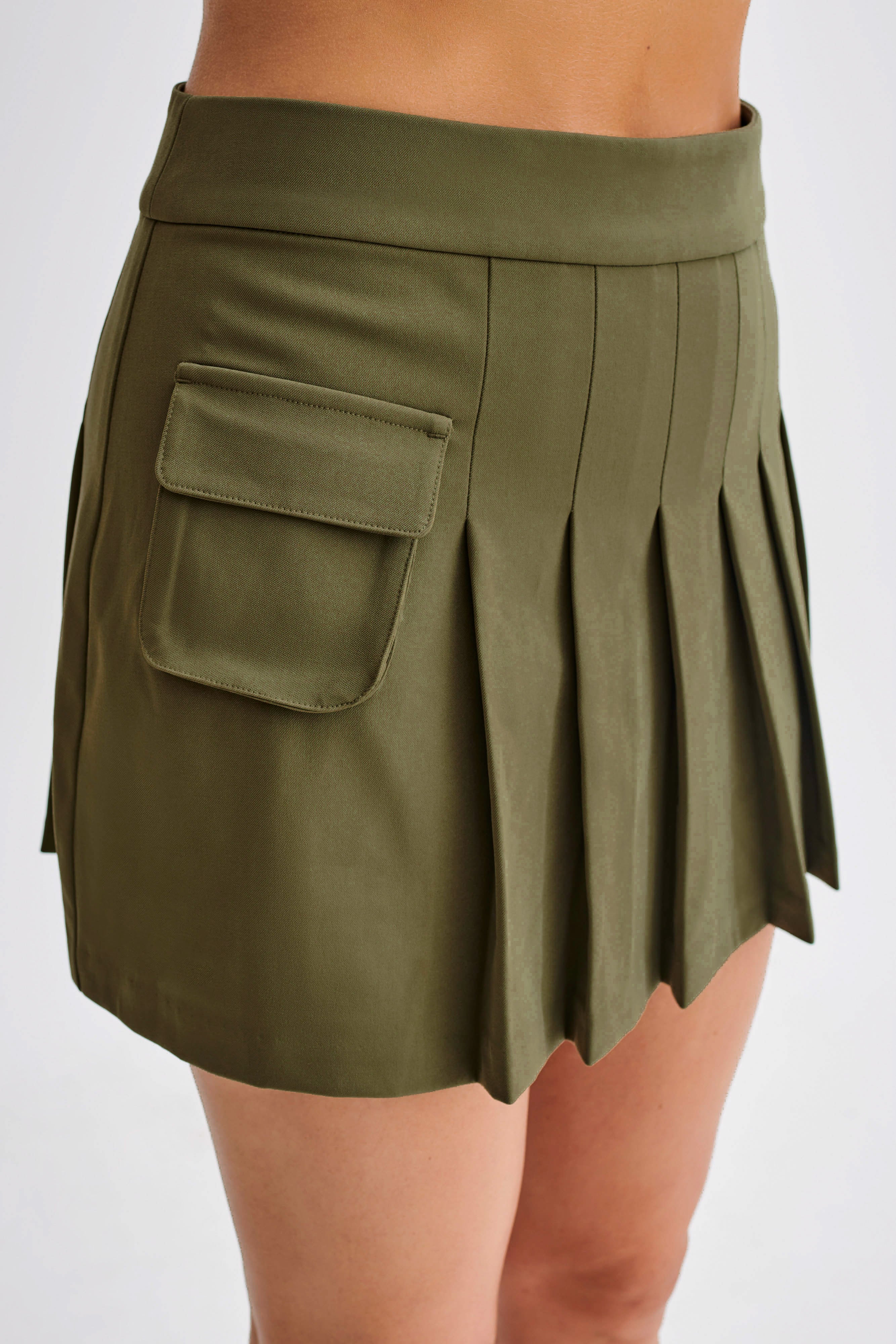 Pleated Mini Skirt with Pocket - High Waisted & Lightweight | Brigitte